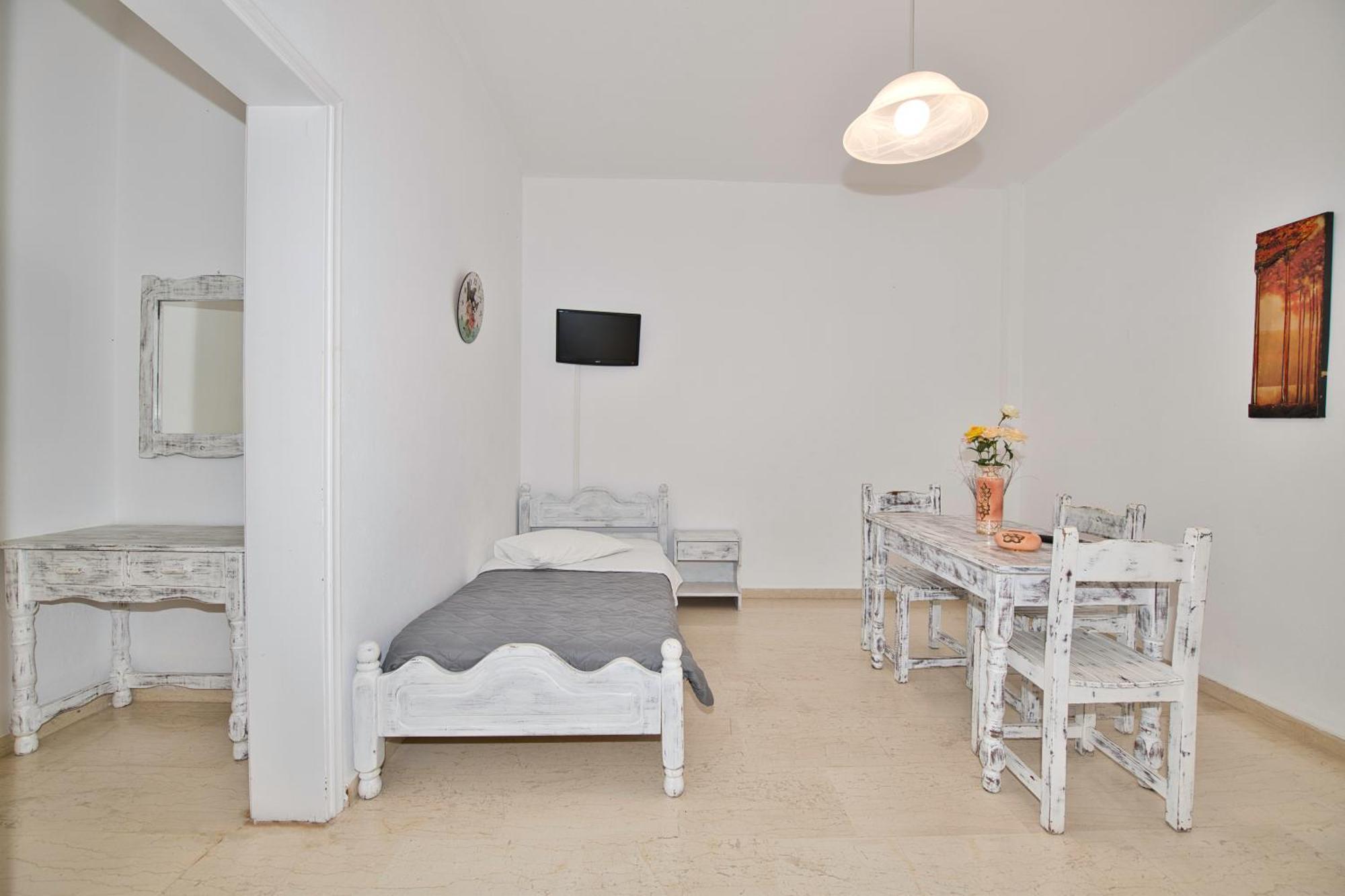 Kamári Ira Apartments מראה חיצוני תמונה
