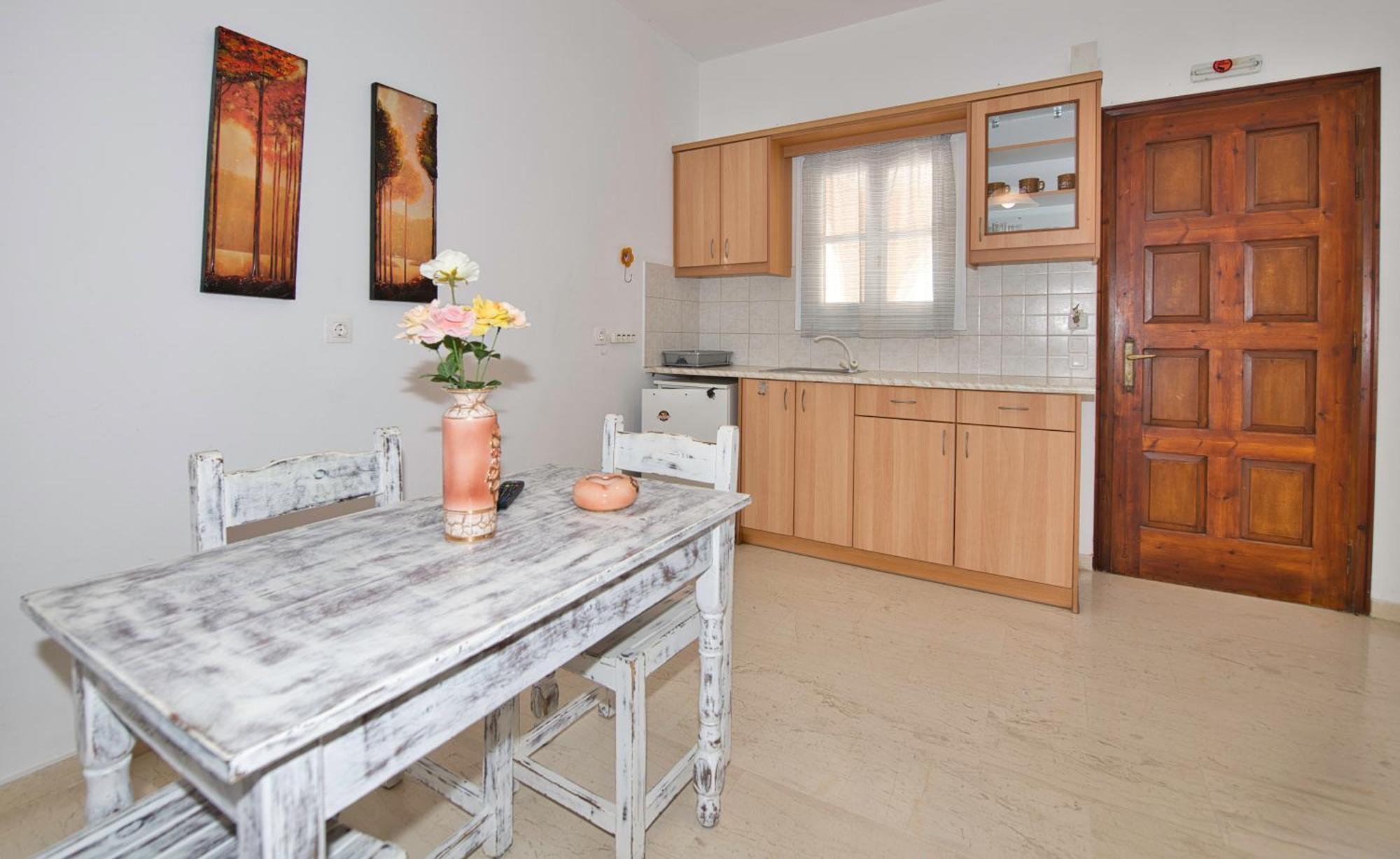 Kamári Ira Apartments מראה חיצוני תמונה