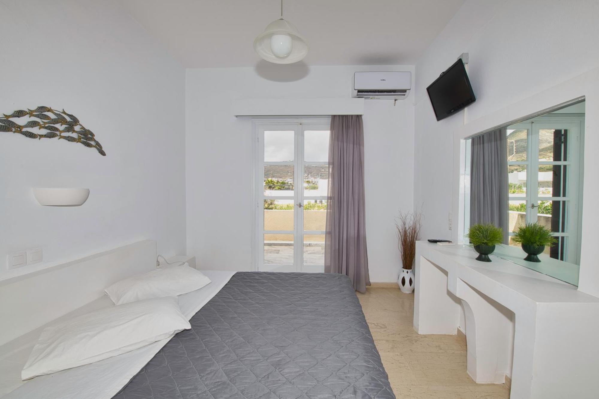 Kamári Ira Apartments מראה חיצוני תמונה
