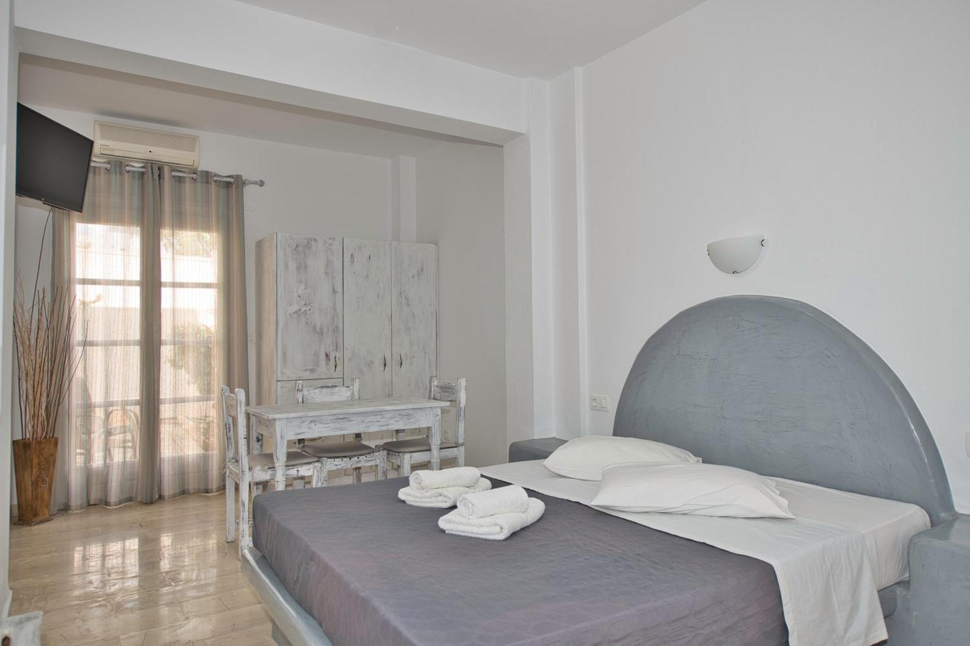 Kamári Ira Apartments מראה חיצוני תמונה