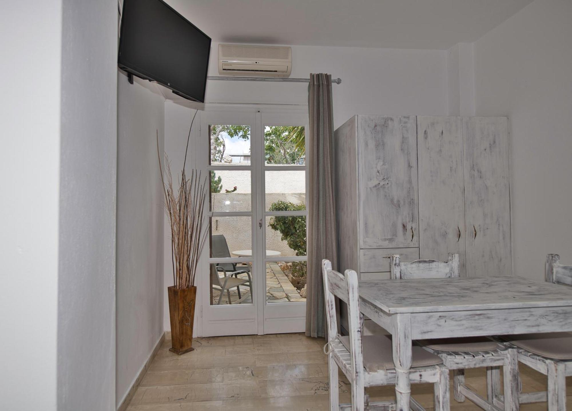 Kamári Ira Apartments מראה חיצוני תמונה