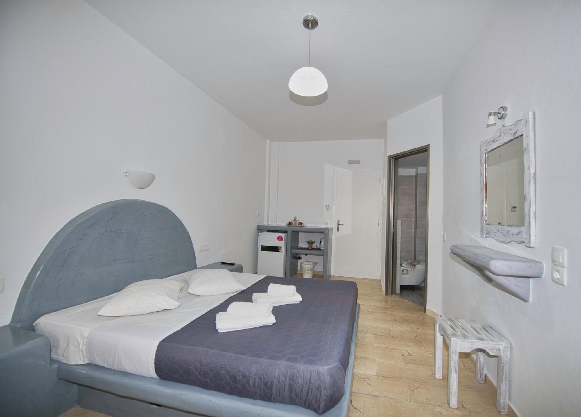 Kamári Ira Apartments מראה חיצוני תמונה