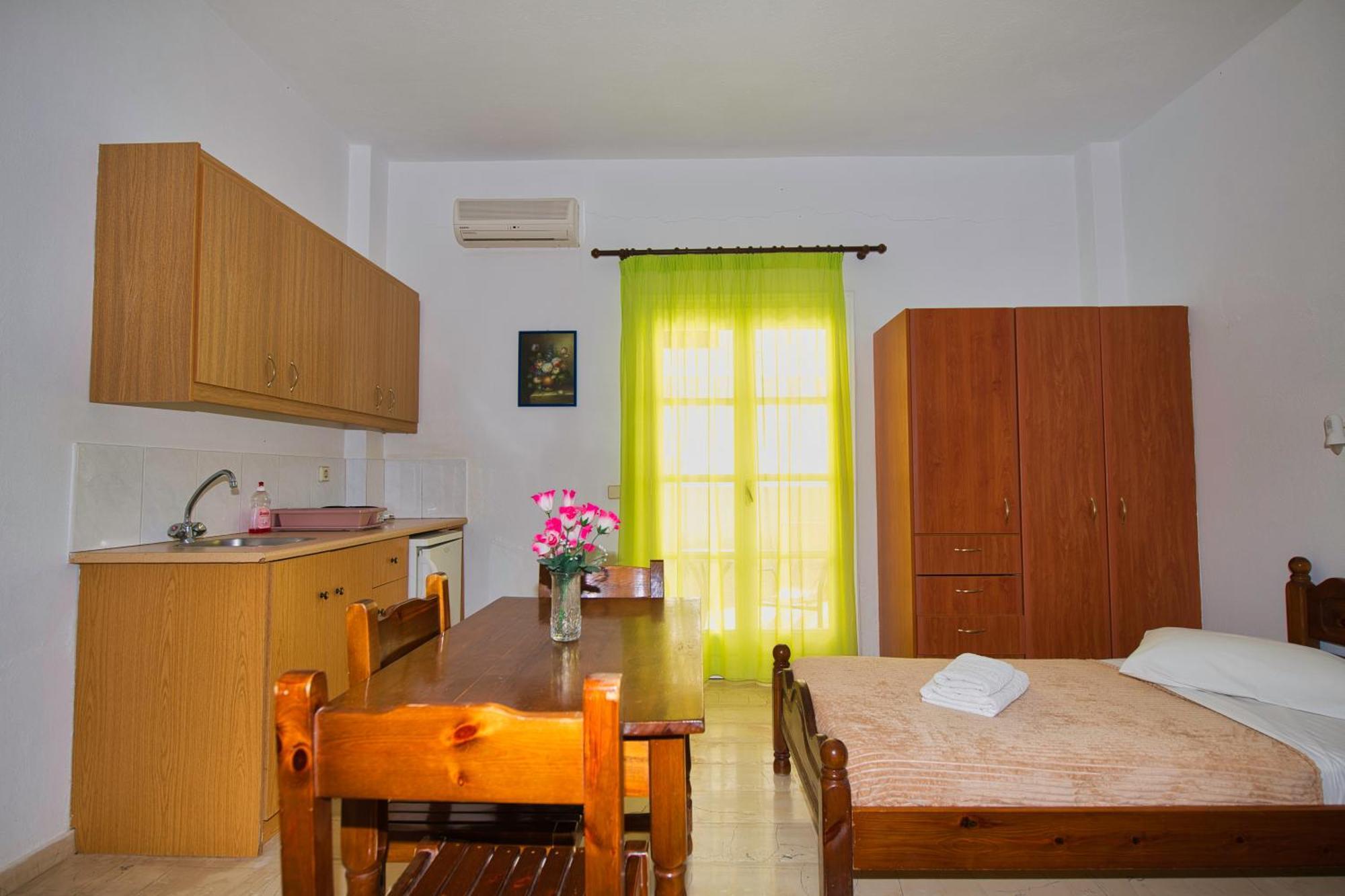 Kamári Ira Apartments מראה חיצוני תמונה